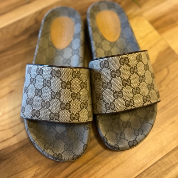 MEN'S Gucci GG CANVAS SLIDE SANDAL